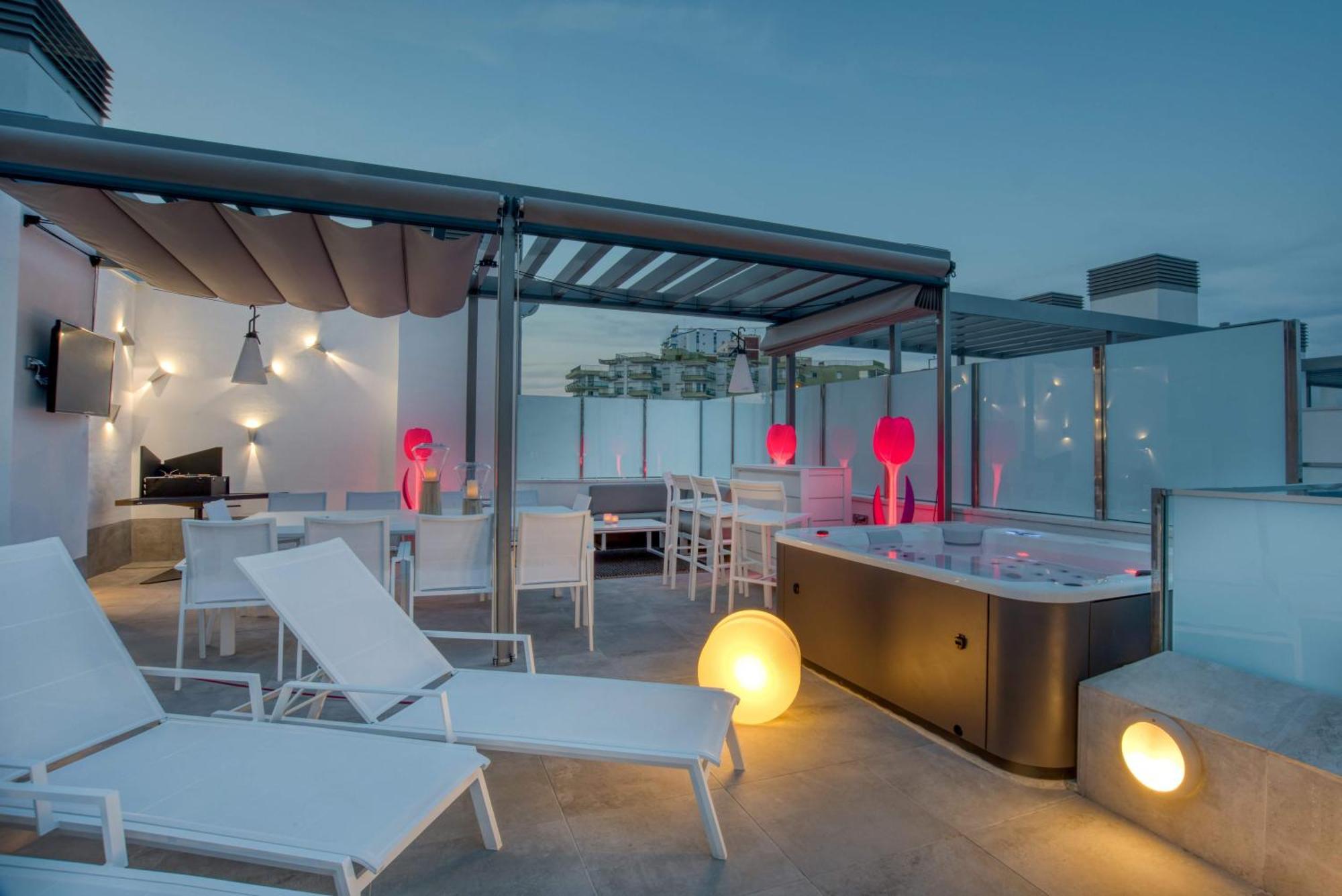 Penthouse On The First Line Apartment ปลาตจาดาโร ภายนอก รูปภาพ