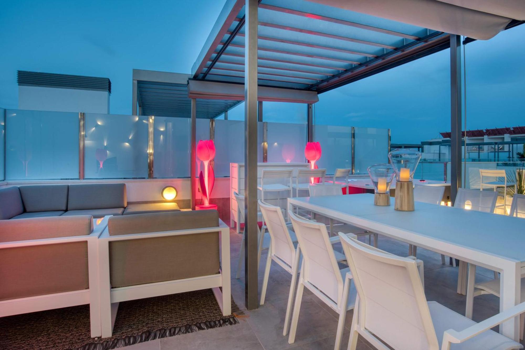Penthouse On The First Line Apartment ปลาตจาดาโร ภายนอก รูปภาพ
