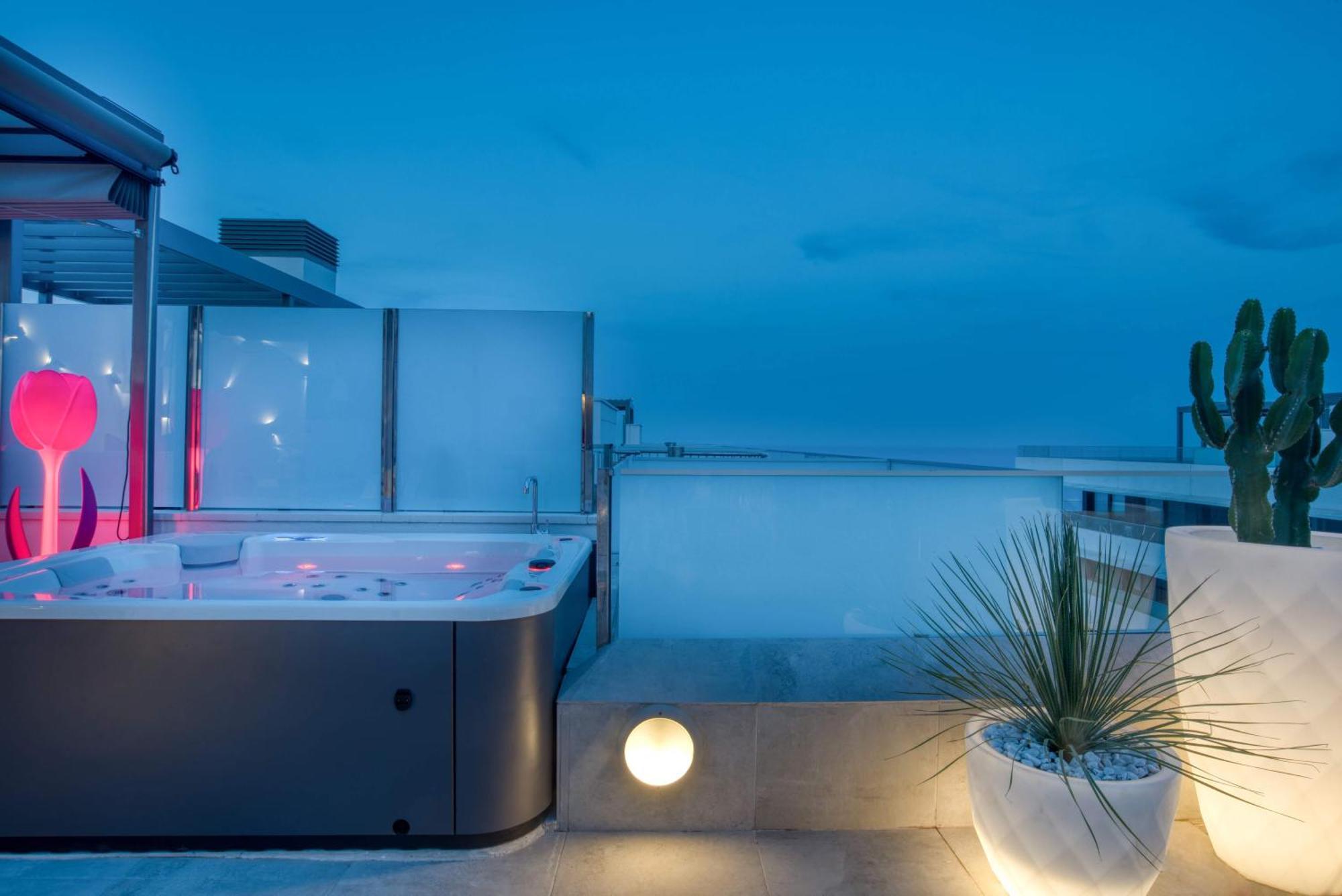 Penthouse On The First Line Apartment ปลาตจาดาโร ภายนอก รูปภาพ